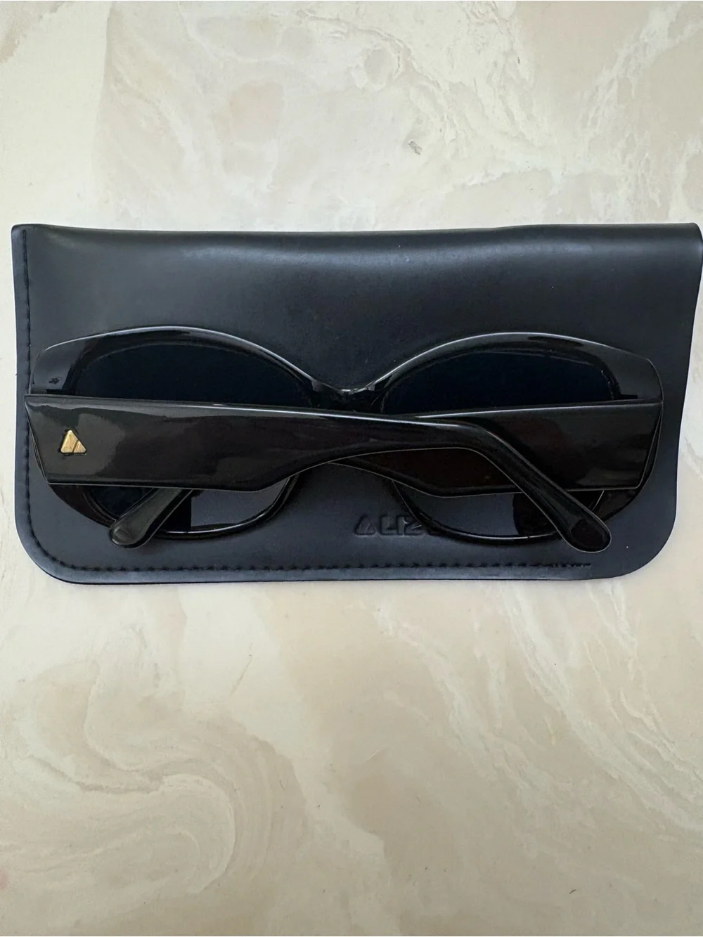 Liz Claiborne Black Oversized Cat-Eye Sunglasses with Case